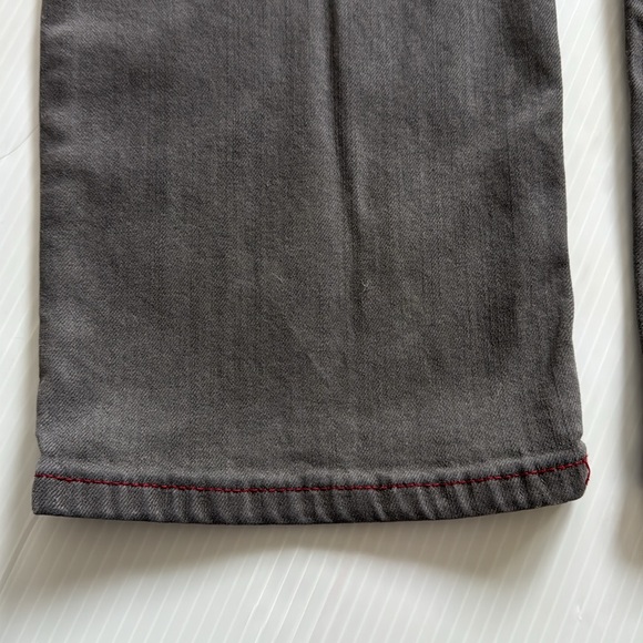 Tommy Bahama Gray straight leg Men's Jeans. Size 33 x 32 - Picture 14 of 16